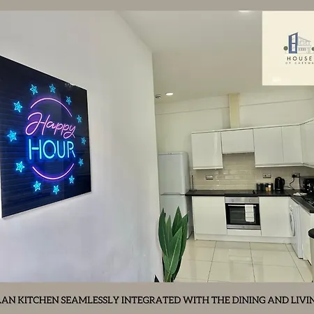 Clarendon Offers Perfect Contractors ليدز