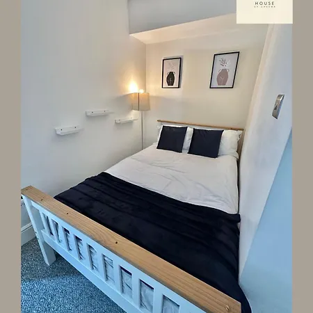 Clarendon Offers Perfect Contractors ليدز